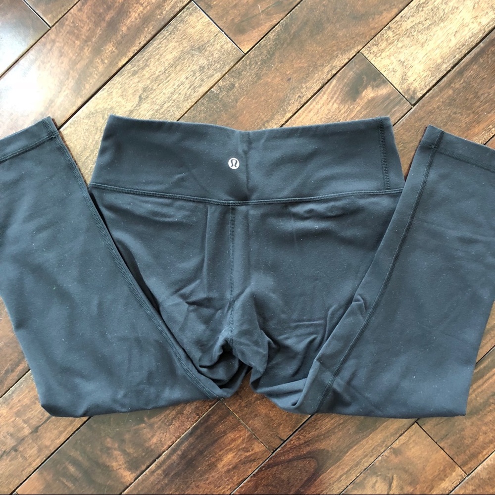 Lululemon crops